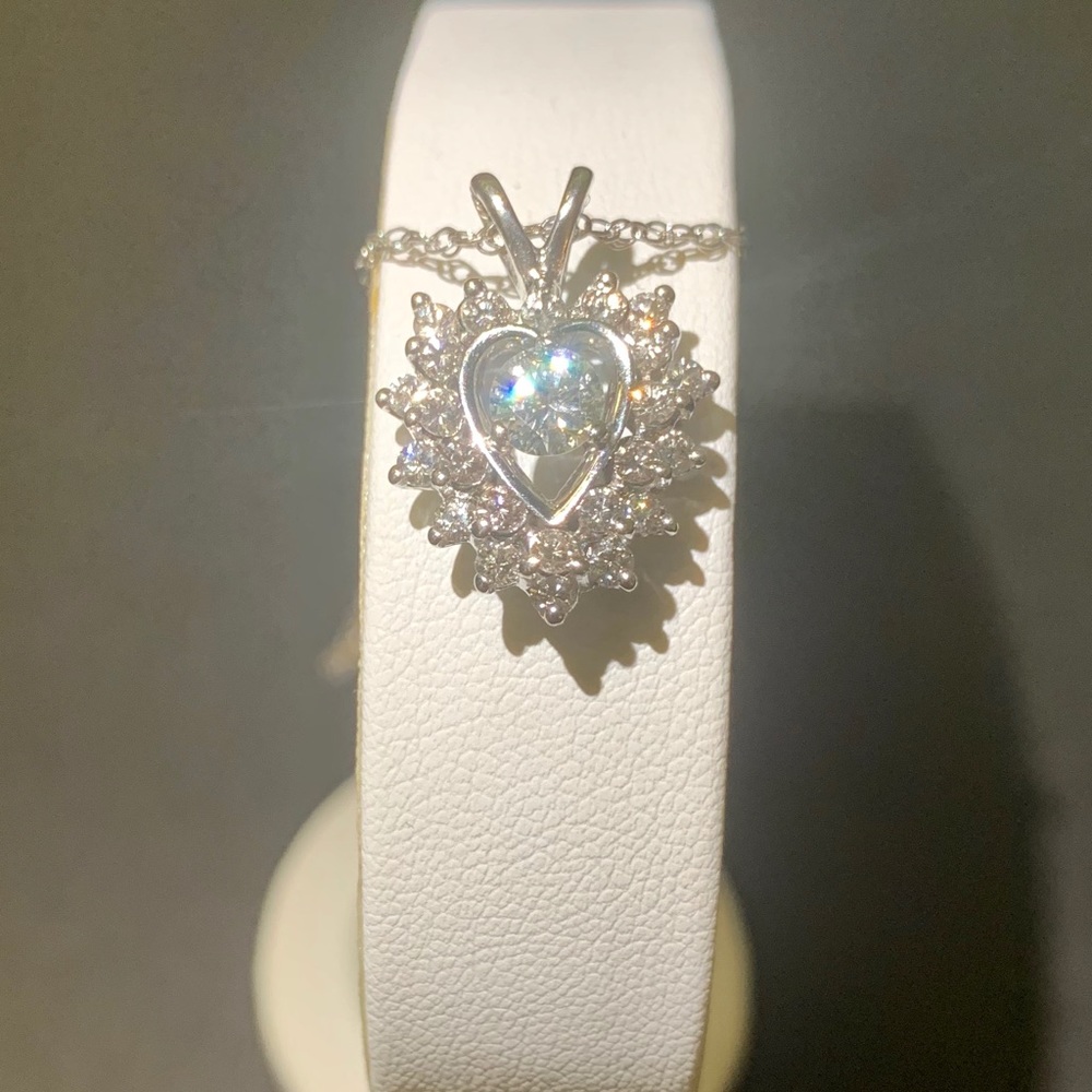 “HOST PICK” Vintage 14K White Gold Diamond Heart Necklace w/14K Chain - Picture 3 of 5